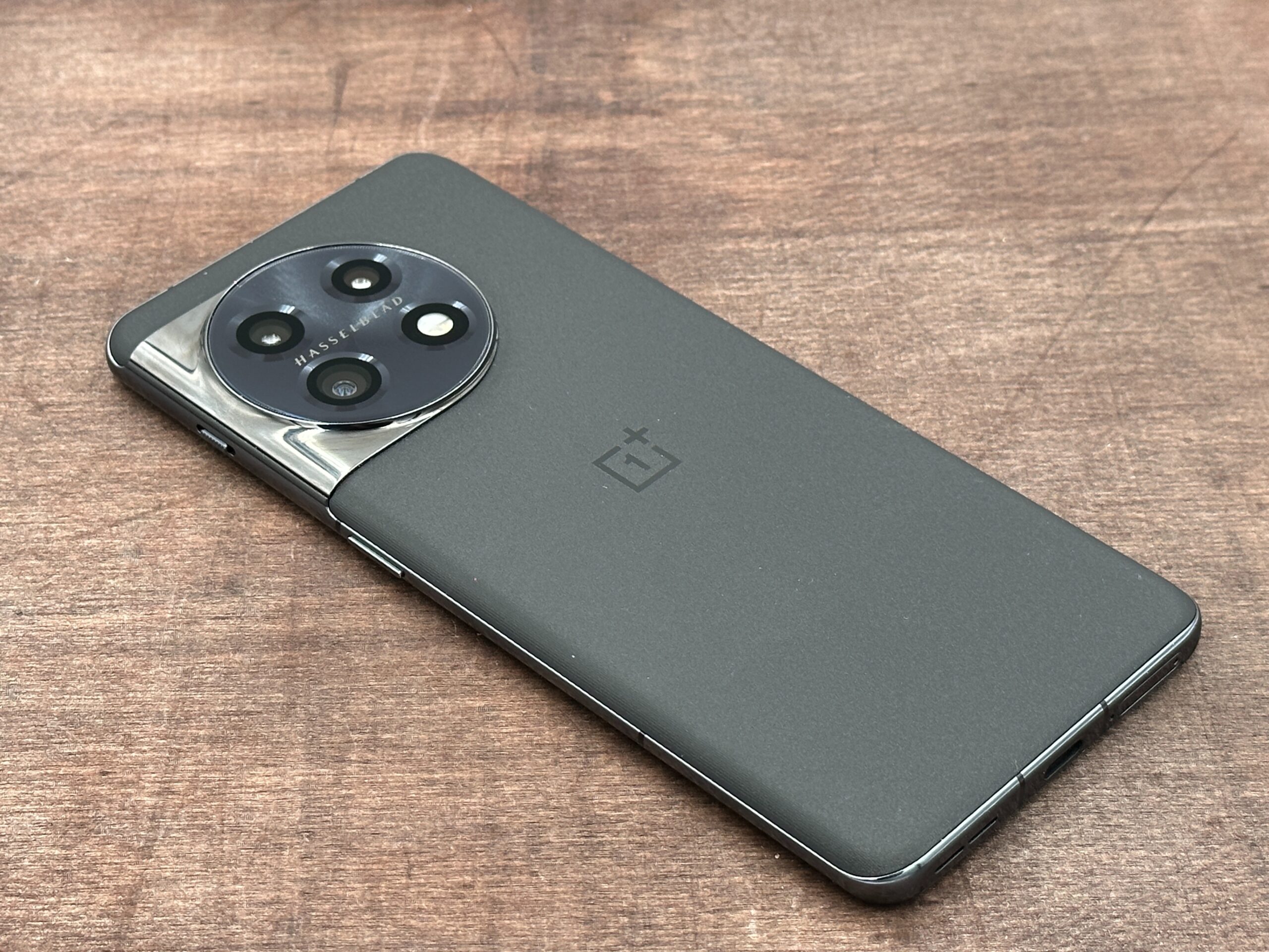 OnePlus 11 レビュー 7万円台で原神を120Hzで動作可能