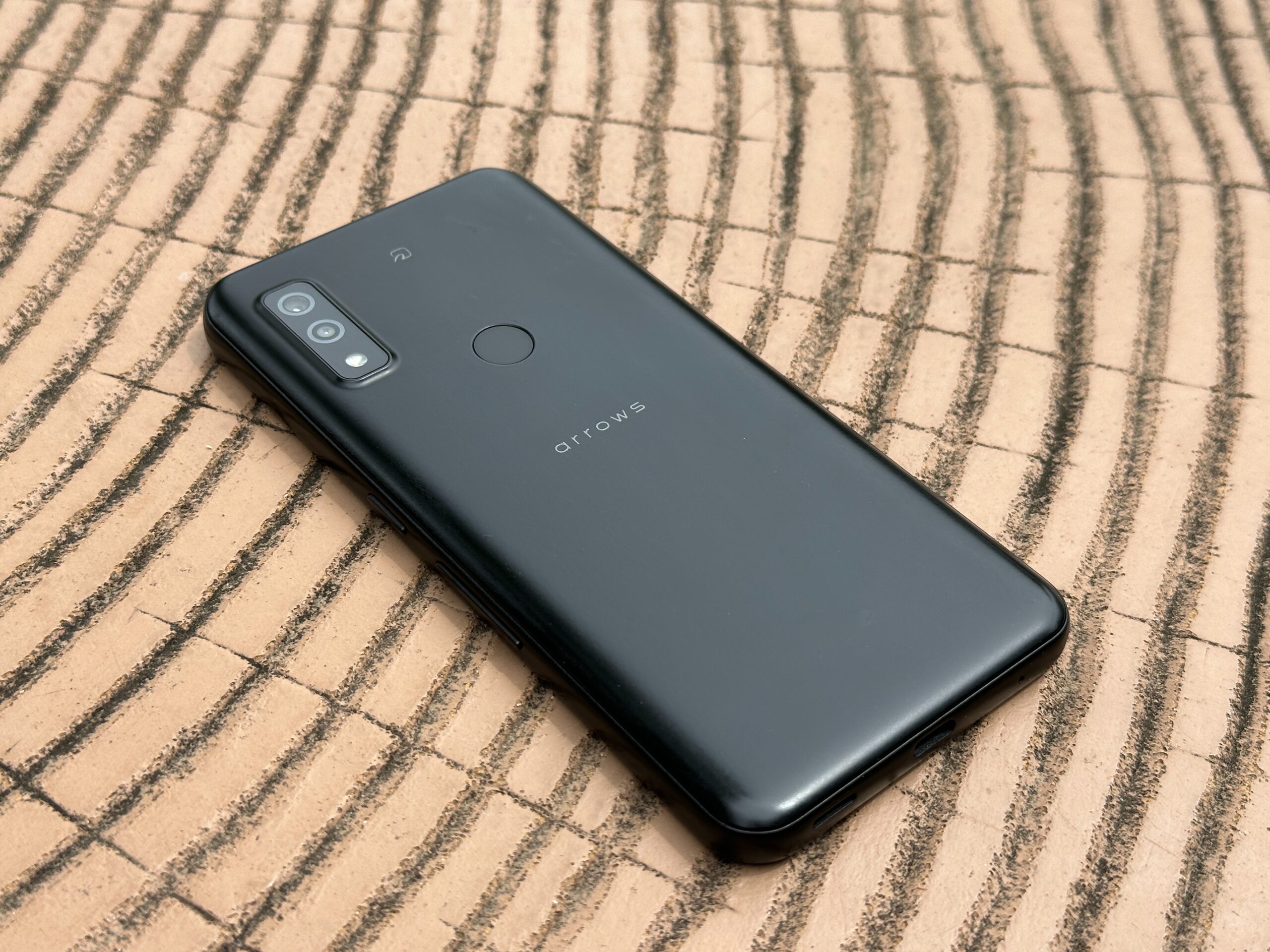arrows スマホ　we arrows We｜価格比較・最新情報 - 価格.com