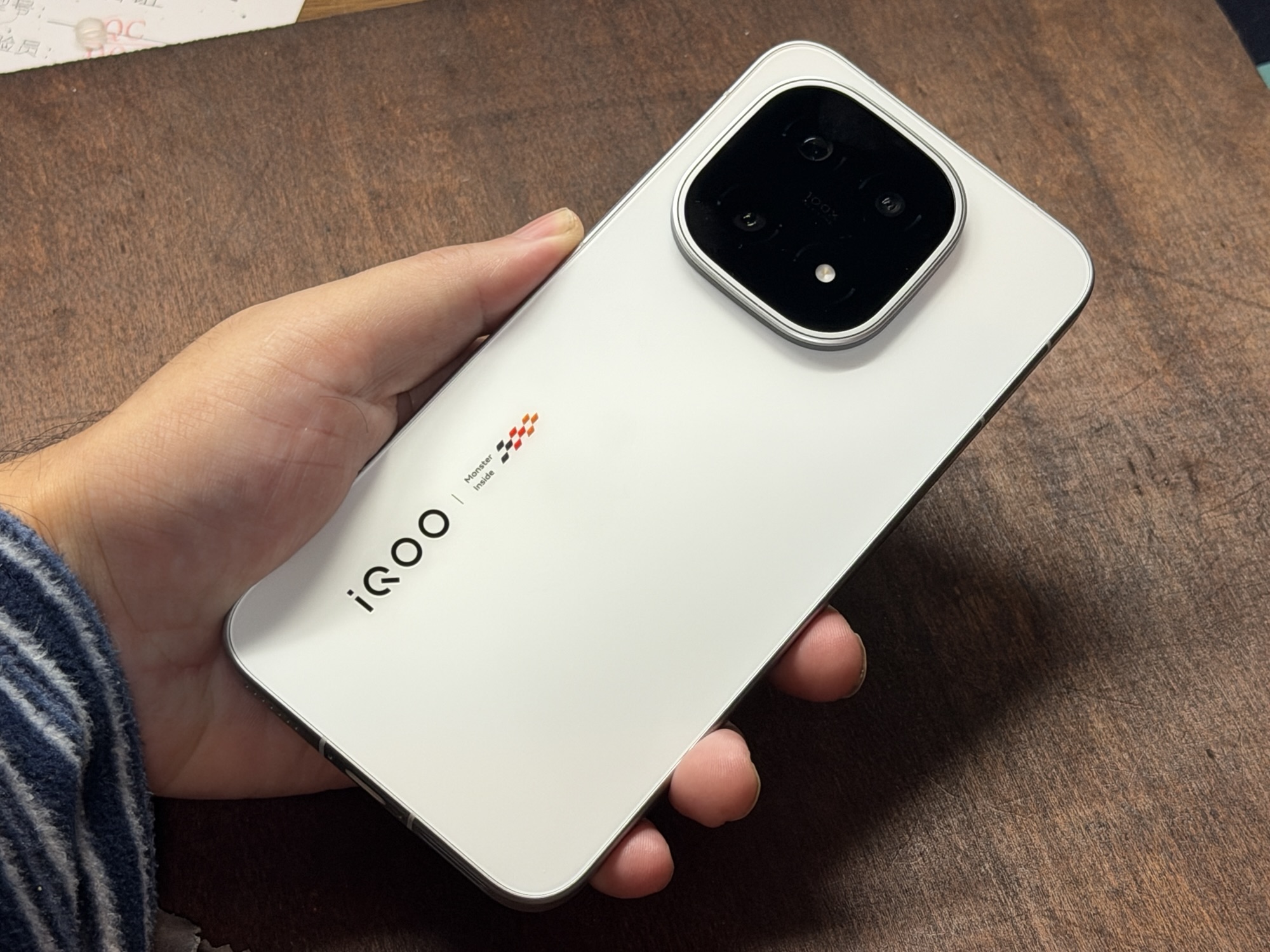 【新品未開封】IQOO 15 16GB/1TB 大陸版 vivo-iqoo-15-16gb1tb.jpg
