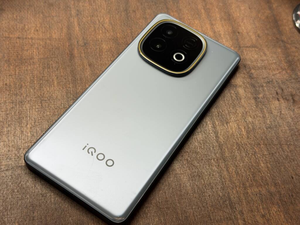 POCOキラー爆誕？5万円で原神も学マスも快適なスマホ iQOO Z10 Turbo+