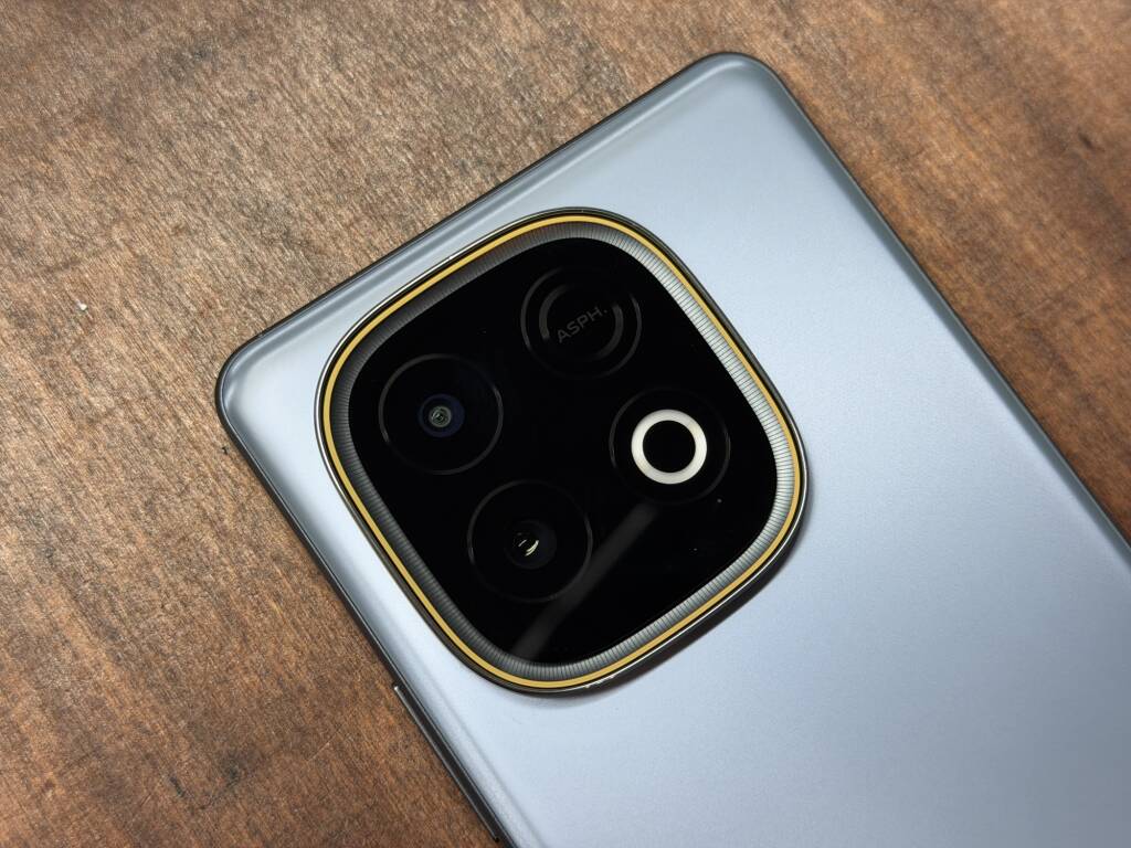 POCOキラー爆誕？5万円で原神も学マスも快適なスマホ iQOO Z10 Turbo+