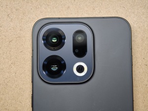 韓国でGalaxy S24 Ultraと「ブルーアーカイブ」のコラボバージョンが