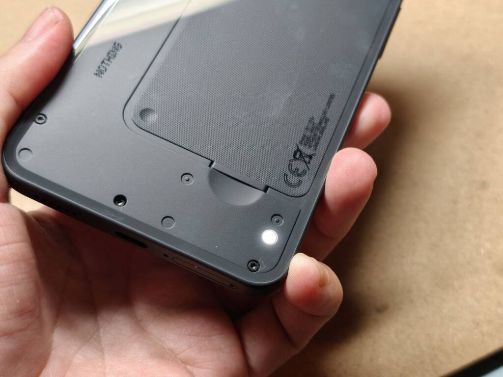 楽天3万円台で価格破壊のミッドレンジスマホ。Nothing Phone (3a) Lite